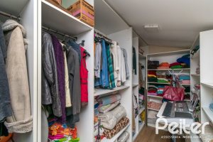 Casa em Condomínio à venda com 185m², 3 dormitórios, 1 suíte, 3 vagas, no bairro Tristeza em Porto Alegre