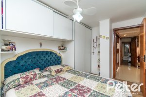 Casa em Condomínio à venda com 185m², 3 dormitórios, 1 suíte, 3 vagas, no bairro Tristeza em Porto Alegre