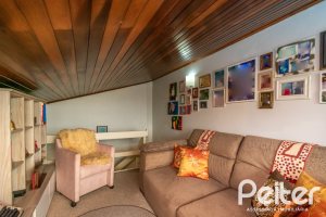 Casa em Condomínio à venda com 185m², 3 dormitórios, 1 suíte, 3 vagas, no bairro Tristeza em Porto Alegre