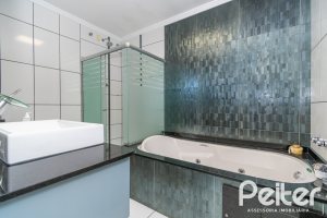  à venda, no bairro  em 