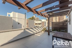 Cobertura à venda com 188m², 2 dormitórios, 2 suítes, 2 vagas, no bairro Tristeza em Porto Alegre