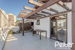 Cobertura à venda com 188m², 2 dormitórios, 2 suítes, 2 vagas, no bairro Tristeza em Porto Alegre