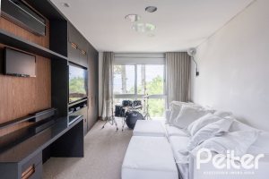 Casa à venda com 463m², 5 dormitórios, 1 suíte, 6 vagas, no bairro Vila Conceição em Porto Alegre