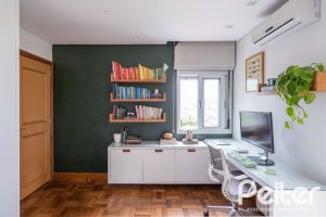 Casa à venda com 463m², 5 dormitórios, 1 suíte, 6 vagas, no bairro Vila Conceição em Porto Alegre