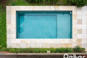 Casa à venda com 463m², 5 dormitórios, 1 suíte, 6 vagas, no bairro Vila Conceição em Porto Alegre