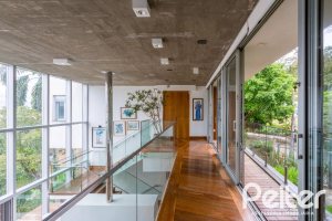 Casa à venda com 463m², 5 dormitórios, 1 suíte, 6 vagas, no bairro Vila Conceição em Porto Alegre