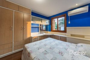 Casa em Condomínio à venda com 313m², 3 dormitórios, 1 suíte, 2 vagas, no bairro Tristeza em PORTO ALEGRE