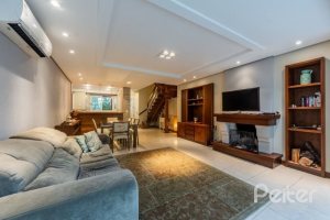 Casa em Condomínio à venda com 313m², 3 dormitórios, 1 suíte, 2 vagas, no bairro Tristeza em PORTO ALEGRE