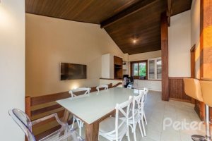 Casa em Condomínio à venda com 313m², 3 dormitórios, 1 suíte, 2 vagas, no bairro Tristeza em PORTO ALEGRE