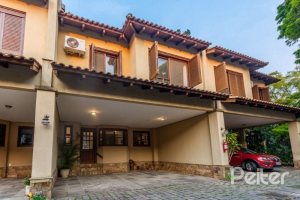 Casa em Condomínio à venda com 313m², 3 dormitórios, 1 suíte, 2 vagas, no bairro Tristeza em PORTO ALEGRE