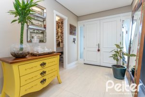 Casa em Condomínio à venda com 366m², 4 dormitórios, 4 suítes, 3 vagas, no bairro Terra Ville em PORTO ALEGRE