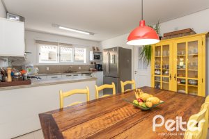 Casa em Condomínio à venda com 366m², 4 dormitórios, 4 suítes, 3 vagas, no bairro Terra Ville em PORTO ALEGRE