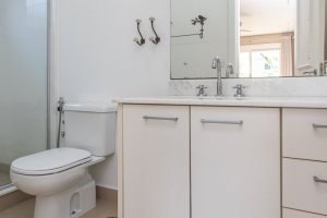 Casa em Condomínio à venda com 366m², 4 dormitórios, 4 suítes, 3 vagas, no bairro Terra Ville em PORTO ALEGRE