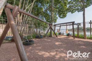 Casa em Condomínio à venda com 327m², 3 dormitórios, 3 suítes, 3 vagas, no bairro Tristeza em PORTO ALEGRE