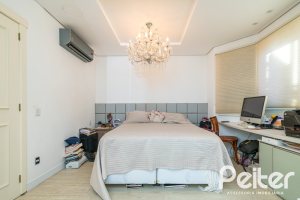 Casa em Condomínio à venda com 327m², 3 dormitórios, 3 suítes, 3 vagas, no bairro Tristeza em PORTO ALEGRE