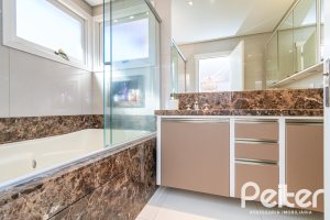 Casa em Condomínio à venda com 327m², 3 dormitórios, 3 suítes, 3 vagas, no bairro Tristeza em PORTO ALEGRE