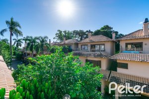 Casa em Condomínio à venda com 327m², 3 dormitórios, 3 suítes, 3 vagas, no bairro Tristeza em PORTO ALEGRE