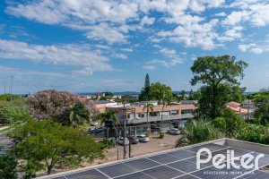 Cobertura à venda com 180m², 2 dormitórios, 1 suíte, 2 vagas, no bairro Vila Assunção em Porto Alegre