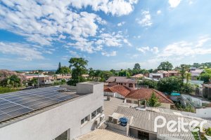 Cobertura à venda com 180m², 2 dormitórios, 1 suíte, 2 vagas, no bairro Vila Assunção em Porto Alegre