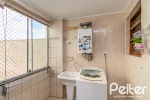 Cobertura à venda com 180m², 2 dormitórios, 1 suíte, 2 vagas, no bairro Vila Assunção em Porto Alegre