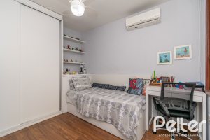 Cobertura à venda com 180m², 2 dormitórios, 1 suíte, 2 vagas, no bairro Vila Assunção em Porto Alegre