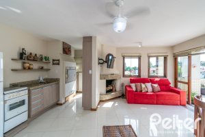 Cobertura à venda com 180m², 2 dormitórios, 1 suíte, 2 vagas, no bairro Vila Assunção em Porto Alegre