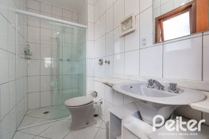 Cobertura à venda com 180m², 2 dormitórios, 1 suíte, 2 vagas, no bairro Vila Assunção em Porto Alegre