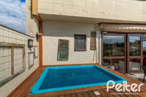 Cobertura à venda com 180m², 2 dormitórios, 1 suíte, 2 vagas, no bairro Vila Assunção em Porto Alegre