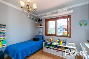 Casa em Condomínio à venda com 216m², 3 dormitórios, 3 suítes, 2 vagas, no bairro Hípica em Porto Alegre