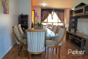 Casa à venda com 184m², 3 dormitórios, 1 suíte, 4 vagas, no bairro Ipanema / Jardim Verde em Porto Alegre