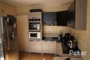 Casa à venda com 184m², 3 dormitórios, 1 suíte, 4 vagas, no bairro Ipanema / Jardim Verde em Porto Alegre