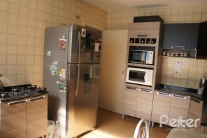 Casa à venda com 184m², 3 dormitórios, 1 suíte, 4 vagas, no bairro Ipanema / Jardim Verde em Porto Alegre