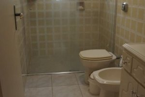 Casa à venda com 184m², 3 dormitórios, 1 suíte, 4 vagas, no bairro Ipanema / Jardim Verde em Porto Alegre