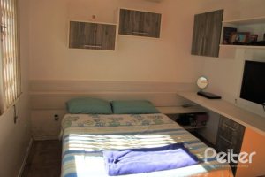 Casa à venda com 184m², 3 dormitórios, 1 suíte, 4 vagas, no bairro Ipanema / Jardim Verde em Porto Alegre