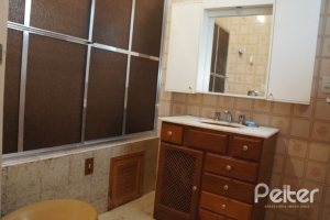 Casa à venda com 184m², 3 dormitórios, 1 suíte, 4 vagas, no bairro Ipanema / Jardim Verde em Porto Alegre