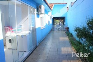 Casa à venda com 184m², 3 dormitórios, 1 suíte, 4 vagas, no bairro Ipanema / Jardim Verde em Porto Alegre