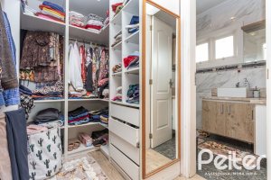 Casa à venda com 292m², 3 dormitórios, 1 suíte, 5 vagas, no bairro Ipanema em Porto Alegre