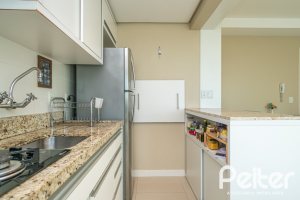 Apartamento à venda com 68m², 2 dormitórios, 1 suíte, 1 vaga, no bairro Tristeza em PORTO ALEGRE