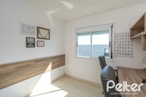 Apartamento à venda com 68m², 2 dormitórios, 1 suíte, 1 vaga, no bairro Tristeza em PORTO ALEGRE