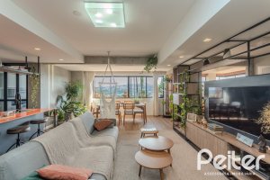 Apartamento à venda com 109m², 3 dormitórios, 1 suíte, 2 vagas, no bairro Cristal em Porto Alegre