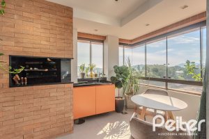 Apartamento à venda com 109m², 3 dormitórios, 1 suíte, 2 vagas, no bairro Cristal em Porto Alegre