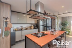 Apartamento à venda com 109m², 3 dormitórios, 1 suíte, 2 vagas, no bairro Cristal em Porto Alegre