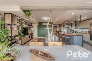 Apartamento à venda com 109m², 3 dormitórios, 1 suíte, 2 vagas, no bairro Cristal em Porto Alegre