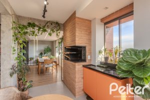 Apartamento à venda com 109m², 3 dormitórios, 1 suíte, 2 vagas, no bairro Cristal em Porto Alegre