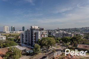 Apartamento à venda com 109m², 3 dormitórios, 1 suíte, 2 vagas, no bairro Cristal em Porto Alegre
