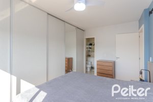 Apartamento à venda com 109m², 3 dormitórios, 1 suíte, 2 vagas, no bairro Cristal em Porto Alegre