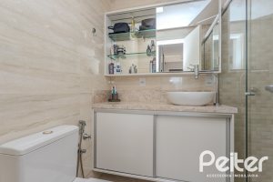 Apartamento à venda com 109m², 3 dormitórios, 1 suíte, 2 vagas, no bairro Cristal em Porto Alegre