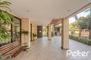 Apartamento à venda com 109m², 3 dormitórios, 1 suíte, 2 vagas, no bairro Cristal em Porto Alegre