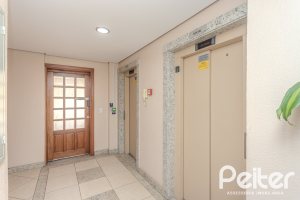 Apartamento à venda com 109m², 3 dormitórios, 1 suíte, 2 vagas, no bairro Cristal em Porto Alegre
