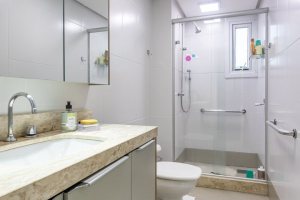 Apartamento à venda com 123m², 3 dormitórios, 3 suítes, 2 vagas, no bairro Tristeza em Porto Alegre